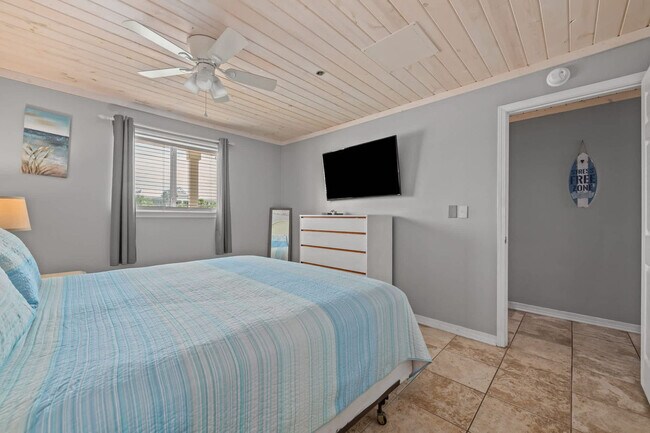 Building Photo - 3290 Scenic Hwy 98