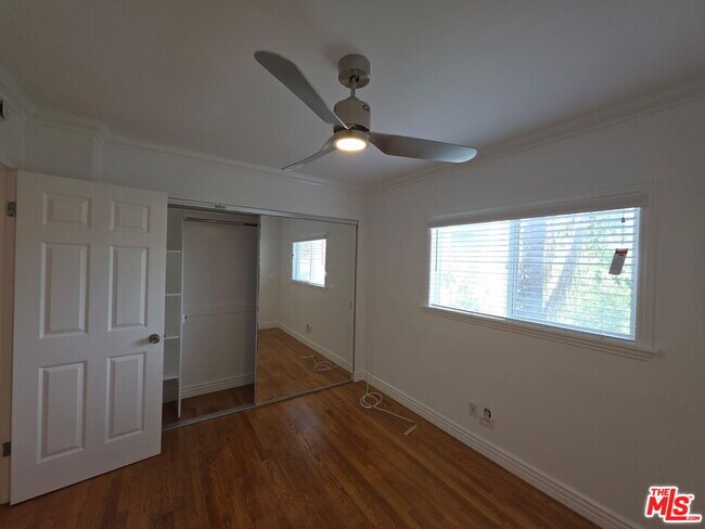 Building Photo - 670 Broadway St