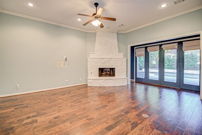 Building Photo - 158 N Almondell Way