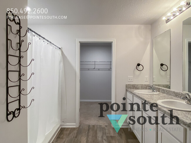 Building Photo - 5554 Guinevere Ln