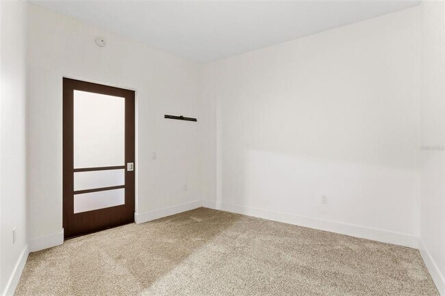 Building Photo - 912 Channelside Dr