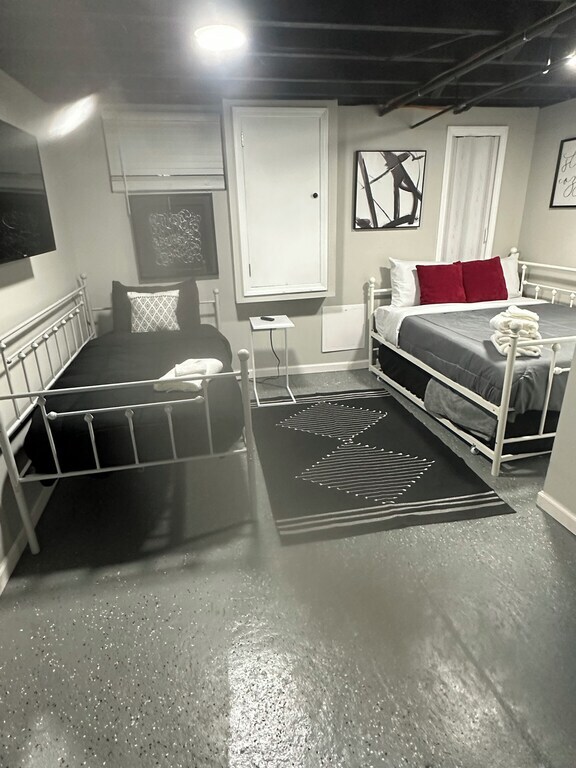 Building Photo - 3825 Zinsle Ave