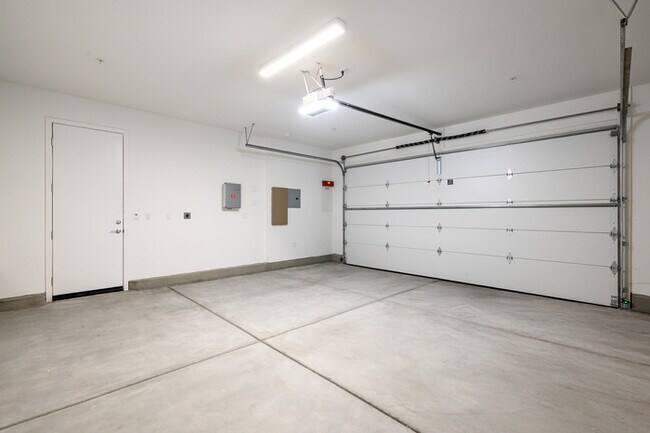 Building Photo - Turnkey Furnished 4BR Home in Palm Desert ...
