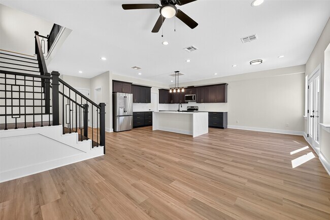 Building Photo - 12315 New Jordan Ln