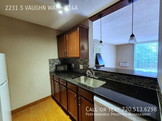 Building Photo - 2231 S Vaughn Way