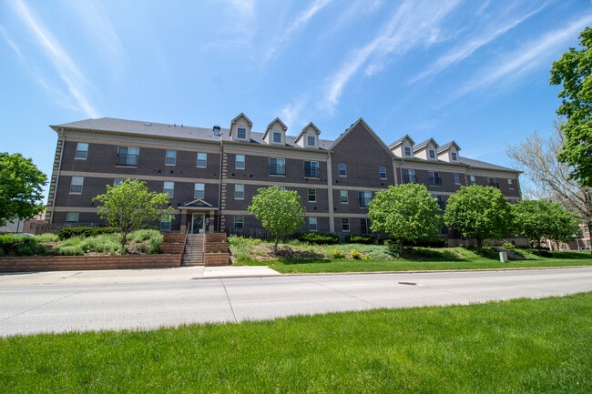 Building Photo - Beach View
