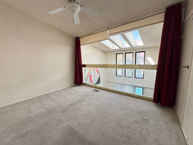 Building Photo - 819 Topsail Ln