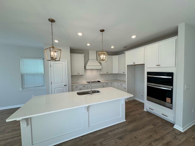 Building Photo - 20 Ladyslipper Ln