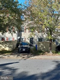 Building Photo - 115 Heathfield Dr