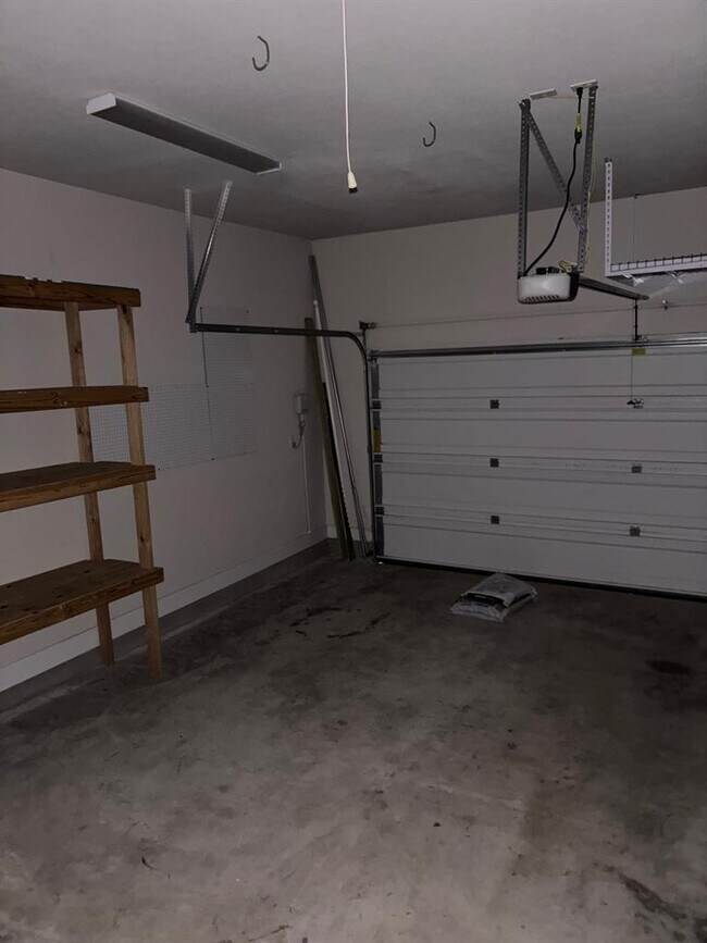 Building Photo - 509 Fair Oaks Dr