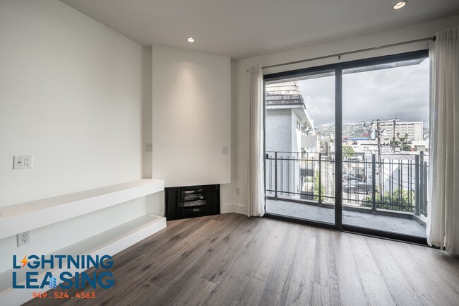 Building Photo - 8811-8813 Burton Way