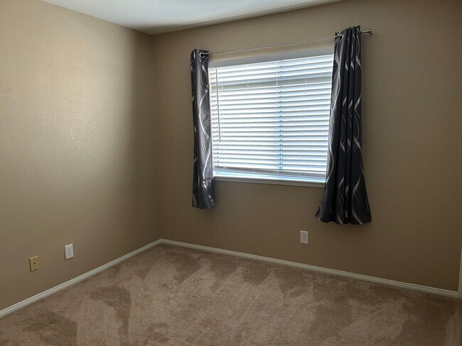Building Photo - Single story home at Desert Shores