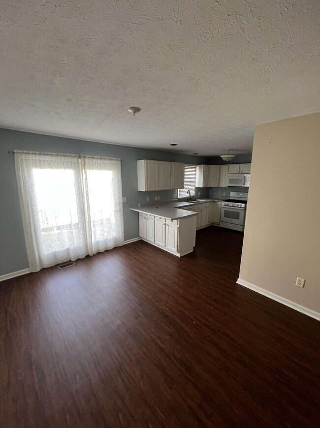 Building Photo - 152 Meadow Ridge Dr