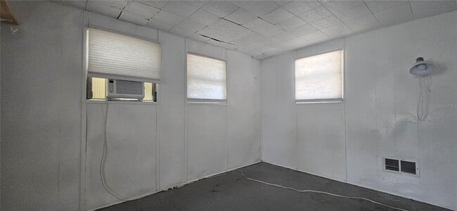 Building Photo - 5414 Taylor Ave