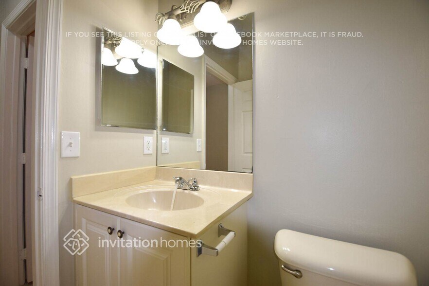Building Photo - 7594 Oak Grove Cir
