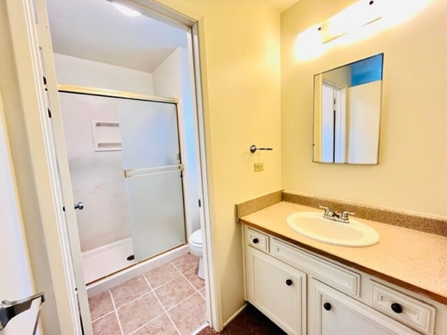 Building Photo - Move-In Ready 4BD/2BA Single Story, Ranch-...