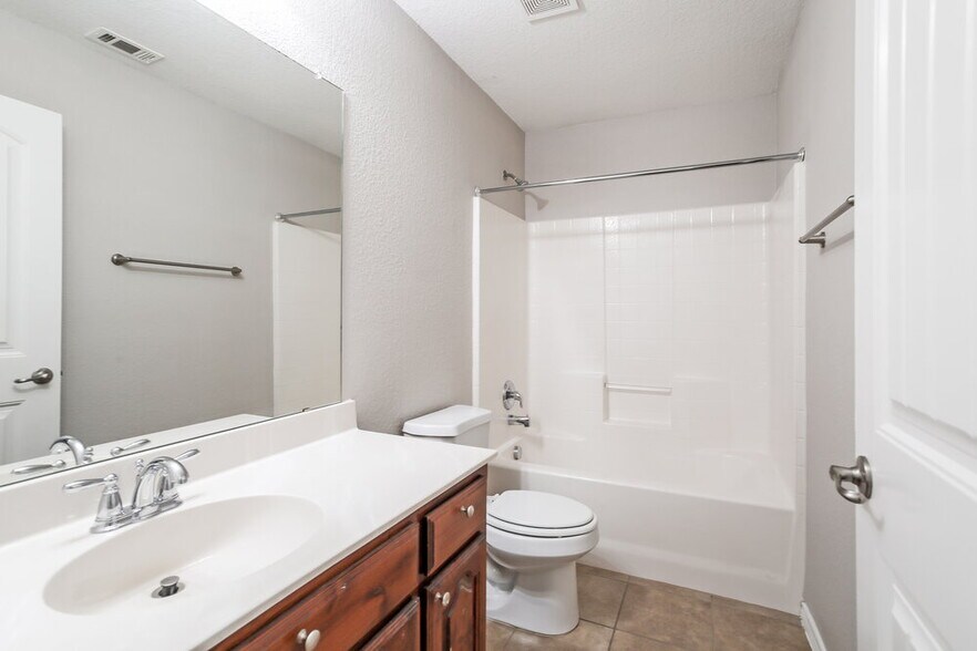 Building Photo - 5053 Britton Ridge Ln