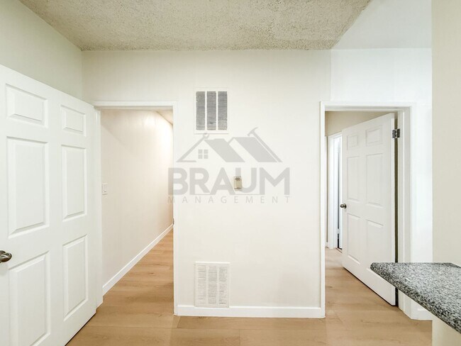 Building Photo - 13115 Oxnard St