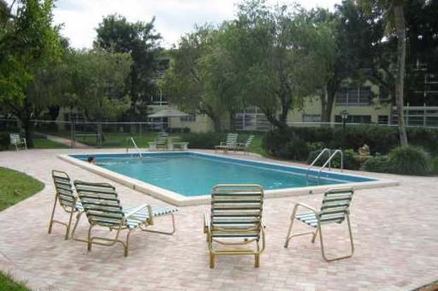Building Photo - 1100 Ponce De Leon Cir