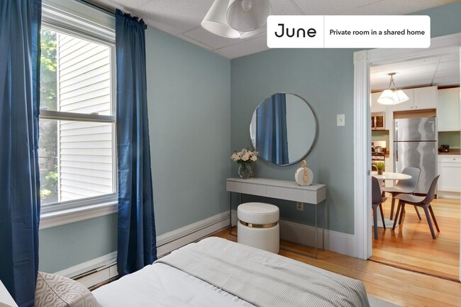 Building Photo - 33 Howell St