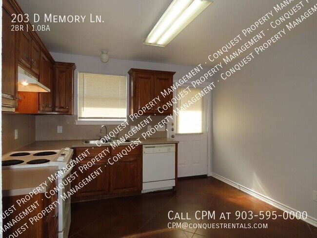 Building Photo - 203 Memory Ln