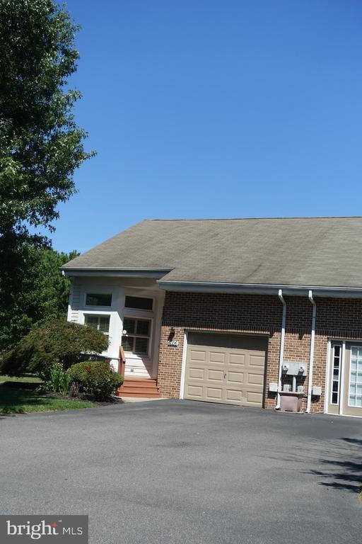 Building Photo - 6006 Bridgepointe Dr