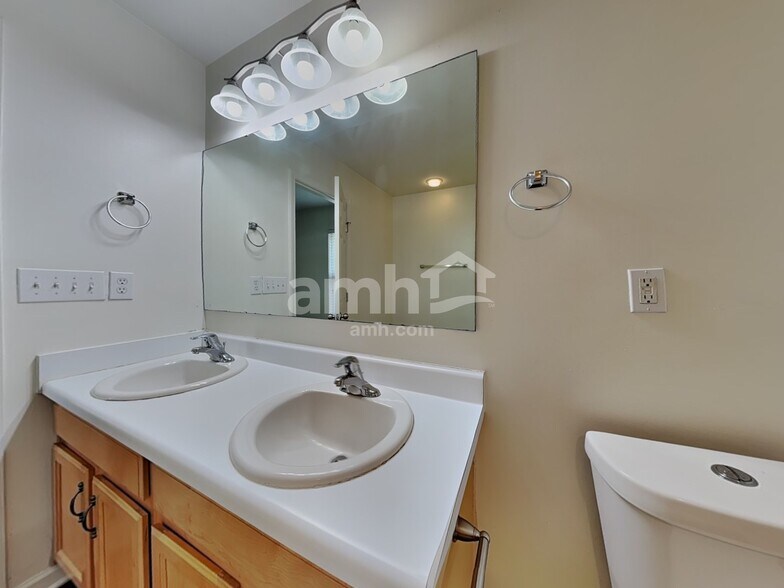 Building Photo - 5149 Liberty Hall Cir