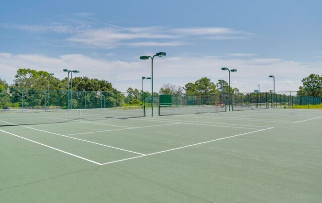 Building Photo - 400 Plantation Rd