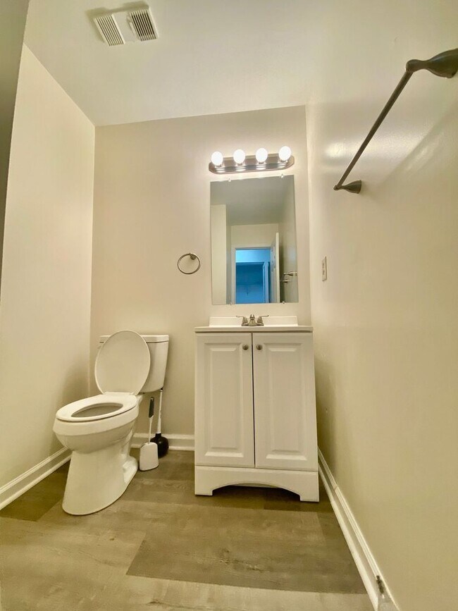 Building Photo - Columbus Station Condo