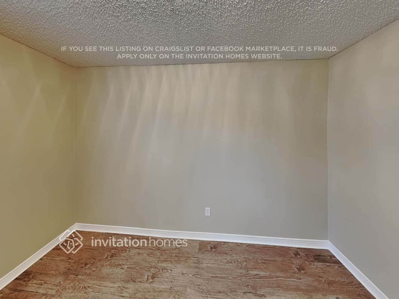 Building Photo - 15582 Moss Hollow Dr