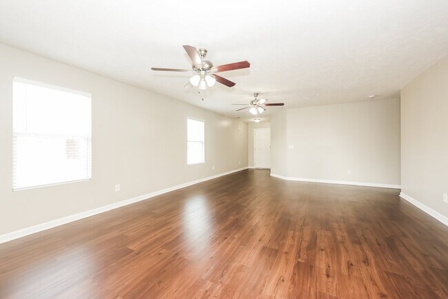 Building Photo - 3671 Blaze Dr