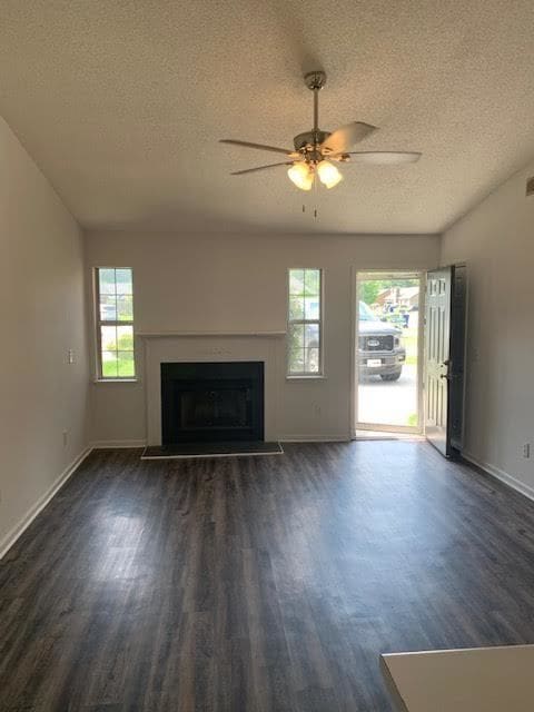 Building Photo - 1100 Holden Dr