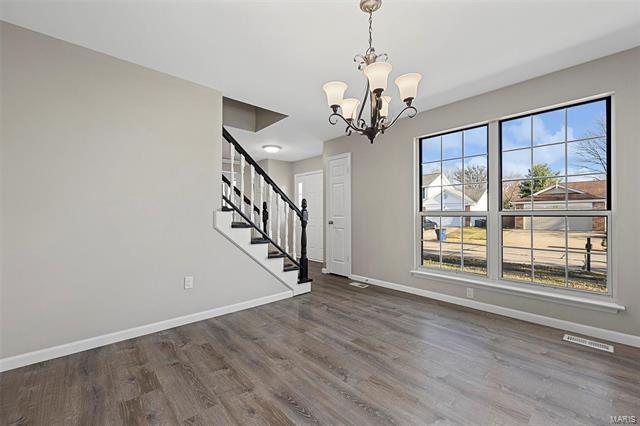 Building Photo - 655 Foxtail Dr