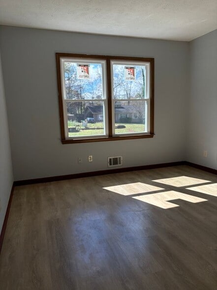 Building Photo - 429 Strickland Ct