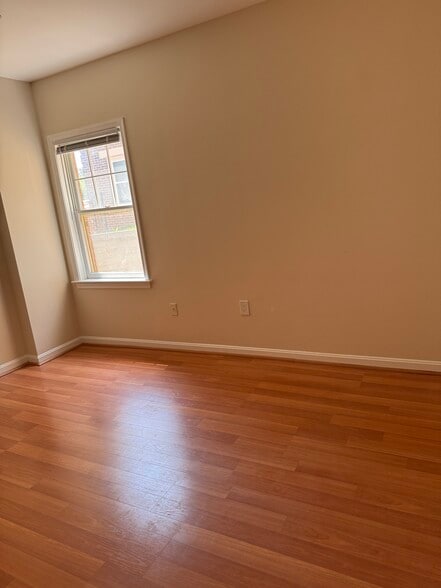 Bedroom - 2530 Fairfax Dr
