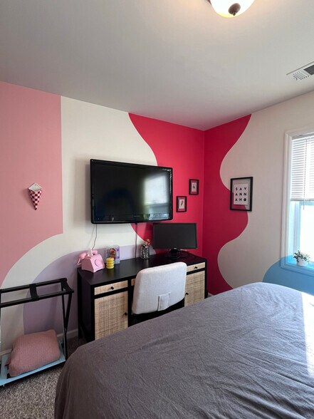 Building Photo - 1200 E 37th St