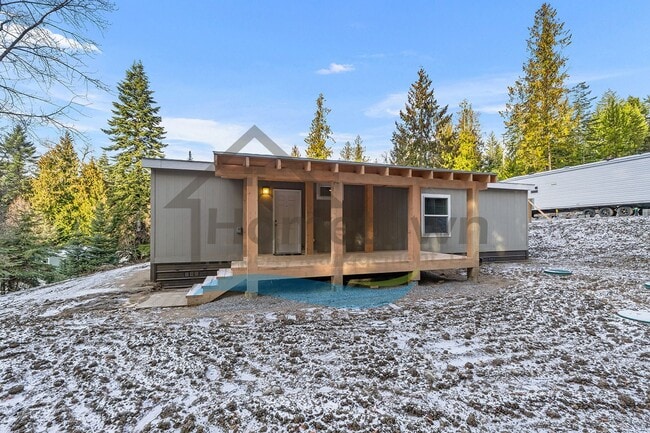 Building Photo - 3 Bedroom 2 Bathroom Home on a Private Lot out in the Country Near Sagle!