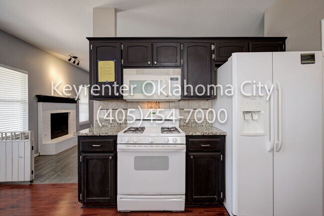 Building Photo - 6016 SE 82nd Pl