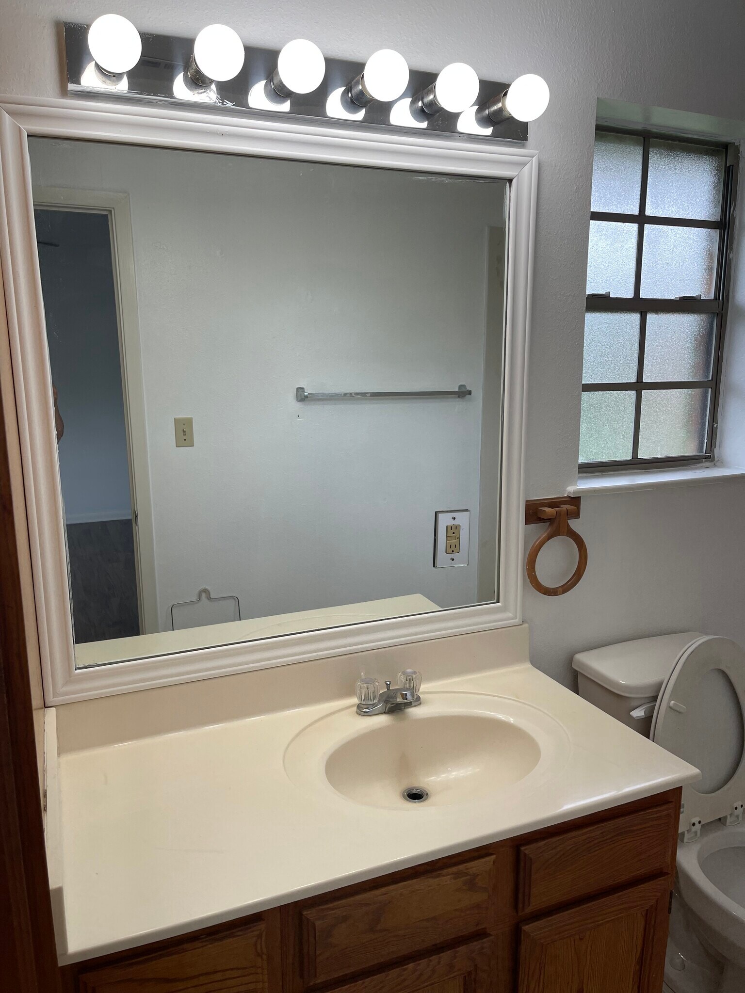 Building Photo - 1205 Vinyard Ct