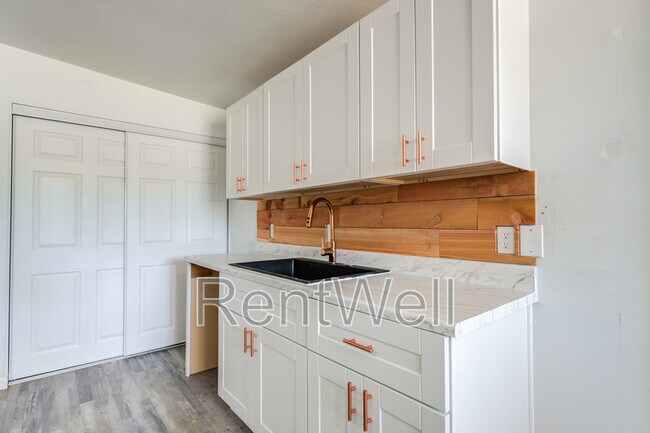 Building Photo - 2525 63rd St