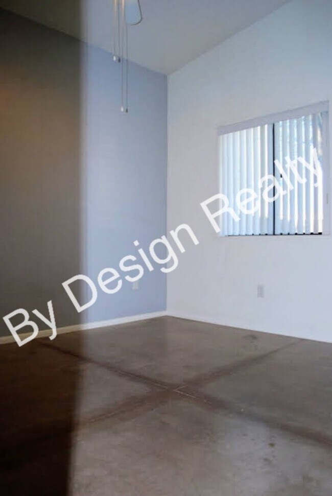 Building Photo - Mountain Ave 3 Bed 2 Bath Home - Contemporary Block Construction