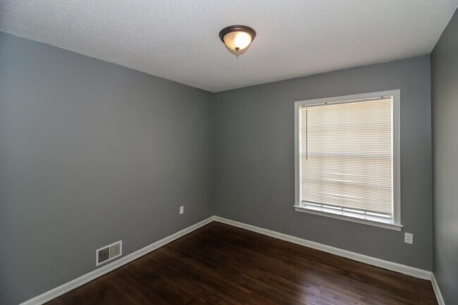 Building Photo - 4559 Cottonwood Rd