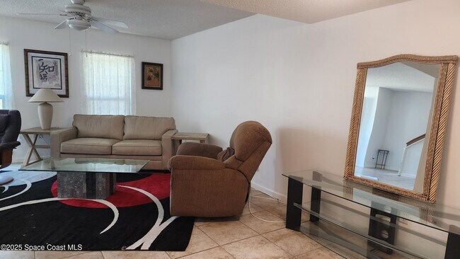 Building Photo - 2816 Manor Dr NE