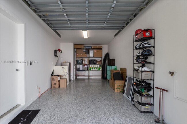 Building Photo - 455 NE 39th St