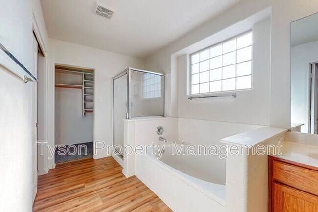 Building Photo - 1375 Peppoli Loop SE