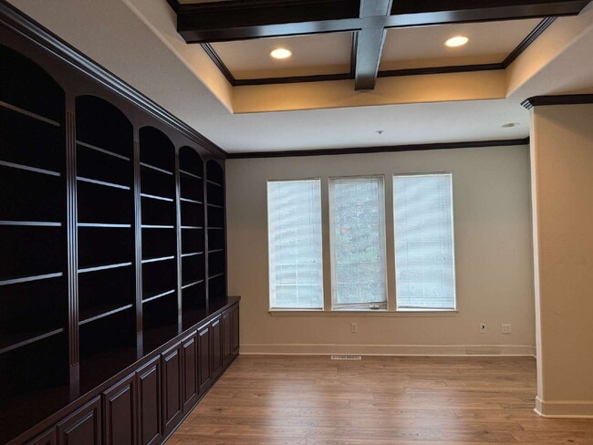 Building Photo - Morgan Hill Foothills Home