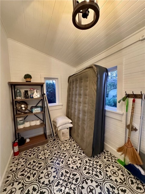 Building Photo - 323 W 18th St