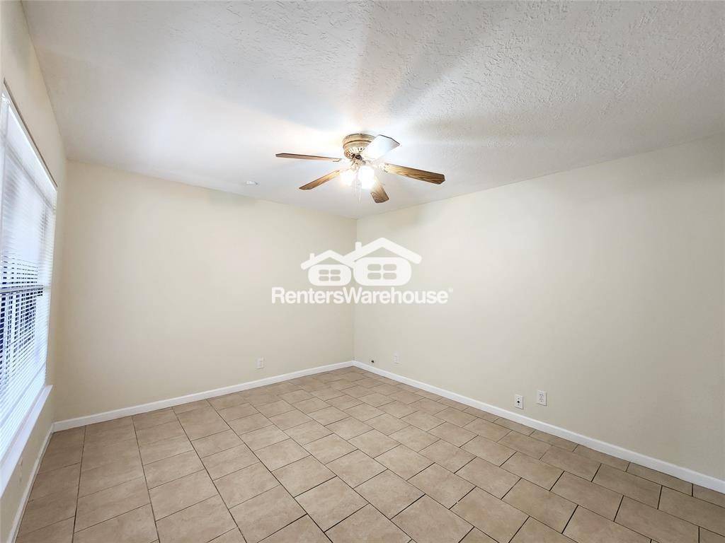 Building Photo - 810 Thistle St