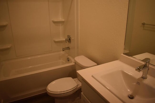 Building Photo - 708 Athena Dr