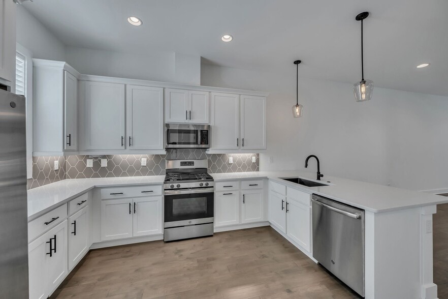 Building Photo - 504 Vernon Cir